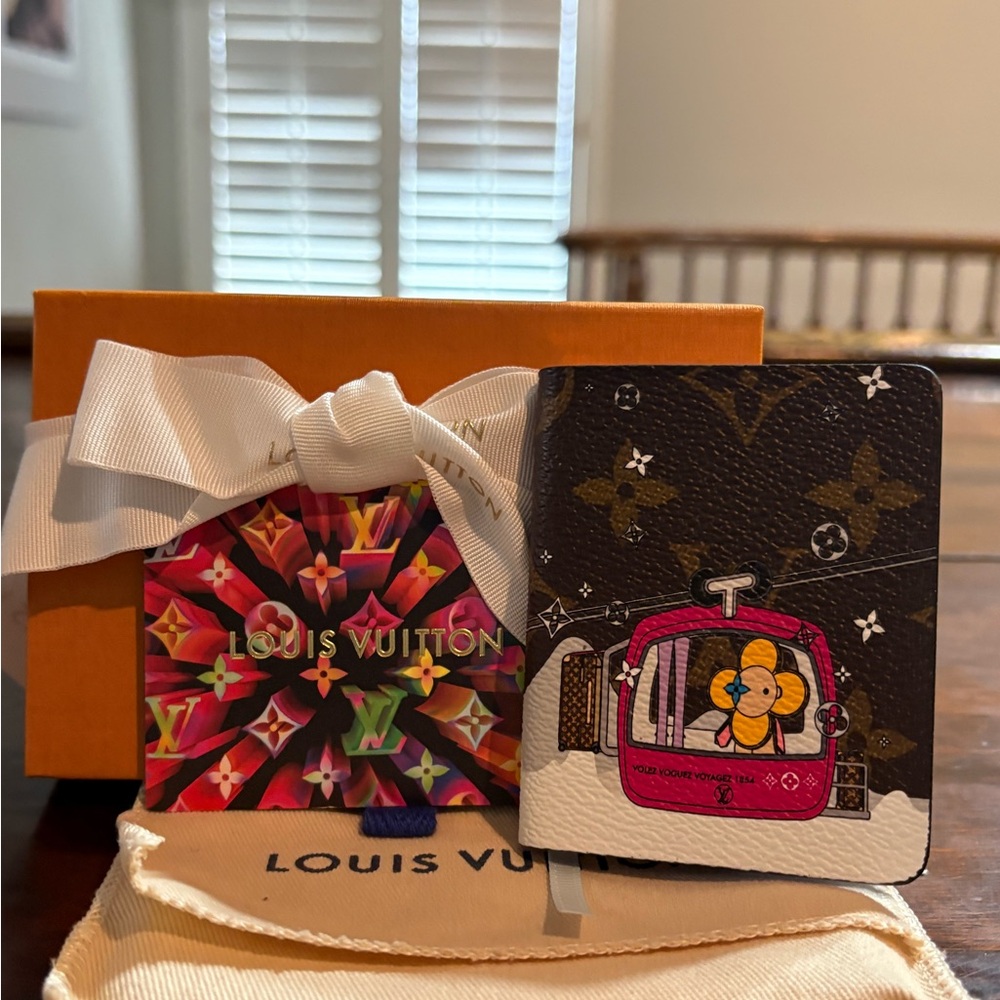 LOUIS VUITTON Mini Carnet Jour Vivienne Notebook